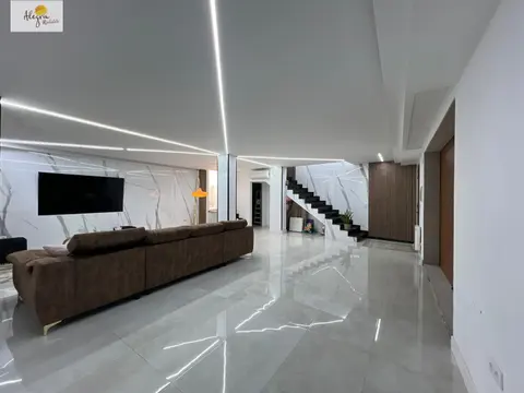 Таунхаус 384 м², El Puig de Santa Maria, фото 4