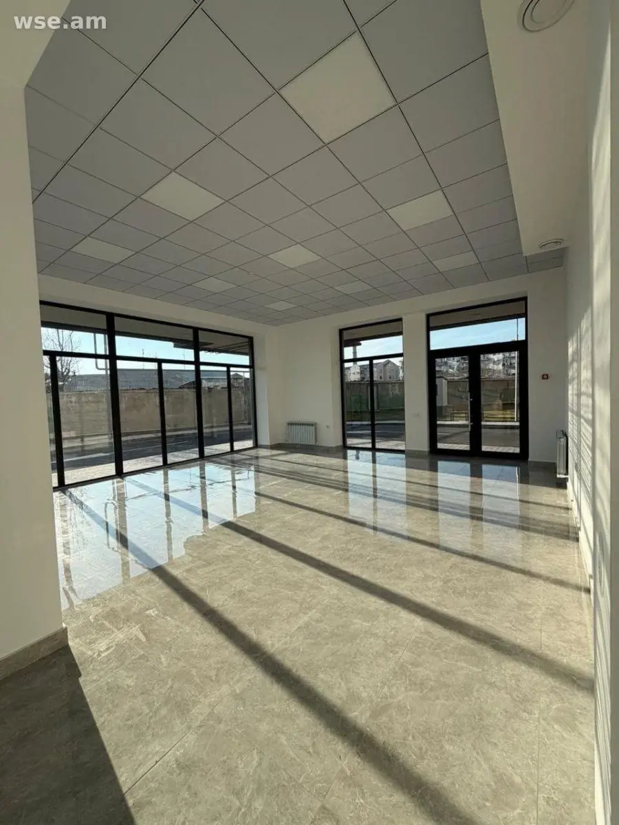 3-ΠΊΠΎΠΌΠ½. ΠΊΠΎΠΌΠΌΠ΅ΡΡΠΈΡ, 100ΠΌΒ², ΡΠ»ΠΈΡΠ° ΠΡΠΈΠ³ΠΎΡΠ° ΠΡΡΠ°ΡΡΠ½Π° 15 β 600Β 000 Φ | WSE.AM