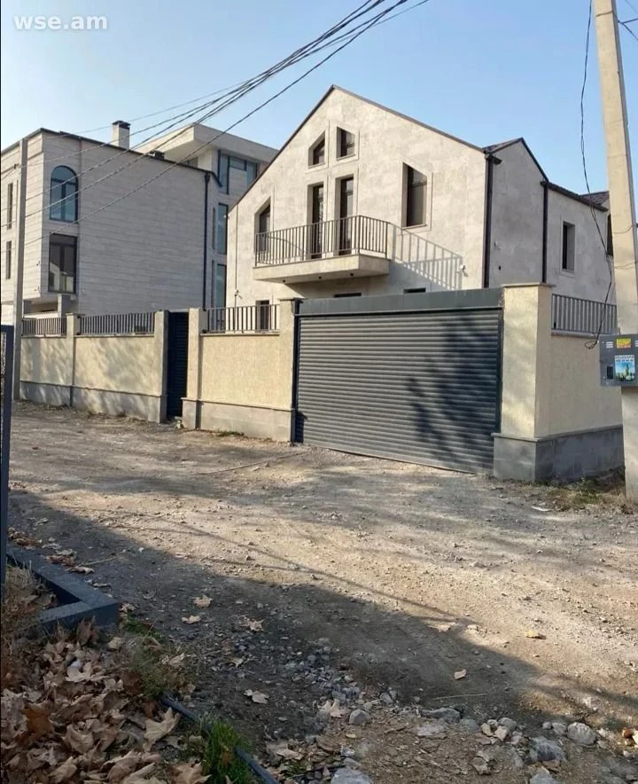 5-ΠΊΠΎΠΌΠ½. Π΄ΠΎΠΌ, 300ΠΌΒ², ΠΌΠΈΠΊΡΠΎΡΠ°ΠΉΠΎΠ½ Π-1 1/13 β 2Β 800 $ | WSE.AM