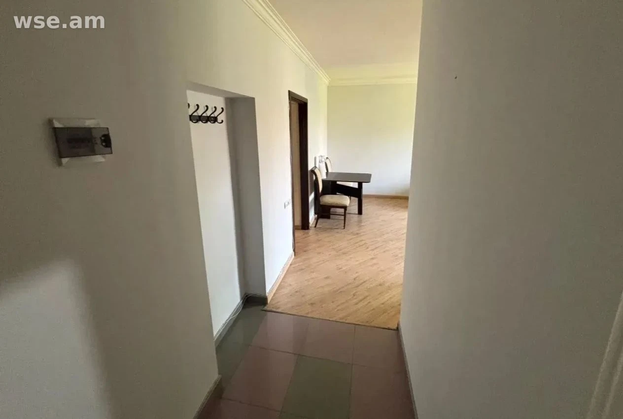 2-комн. квартира, 60м², улица Арама Хачатуряна 18 — 300 000 ֏ | WSE.AM