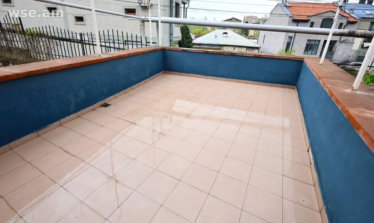 5-ΠΊΠΎΠΌΠ½. Π΄ΠΎΠΌ, 300ΠΌΒ², ΡΠ»ΠΈΡΠ° Π‘Π°ΡΠΌΠ΅Π½Π° β 1Β 300Β 000 Φ | WSE.AM