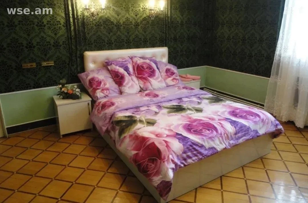 4-ΠΊΠΎΠΌΠ½. ΠΊΠ²Π°ΡΡΠΈΡΠ°, 150ΠΌΒ², ΡΠ»ΠΈΡΠ° ΠΠΈΠ΅Π²ΡΠ½ 20 β 2Β 000 $ | WSE.AM