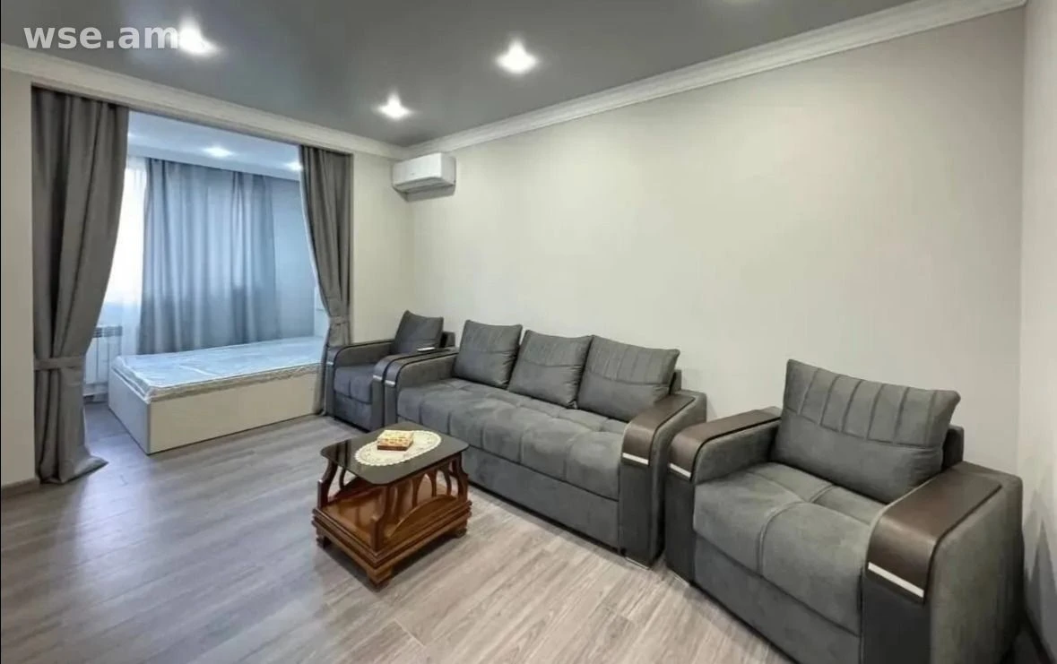 1-ΠΊΠΎΠΌΠ½. ΠΊΠ²Π°ΡΡΠΈΡΠ°, 40ΠΌΒ², ΡΠ»ΠΈΡΠ° ΠΠ·Π½ΠΈΠΊΠ° ΠΠΎΡ
Π±Π°ΡΠΈ 1 β 300Β 000 Φ | WSE.AM