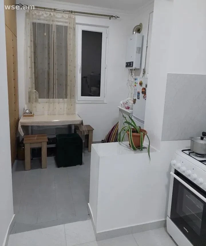 2-комн., 47 м², 2/9 эт., Караханяна 45