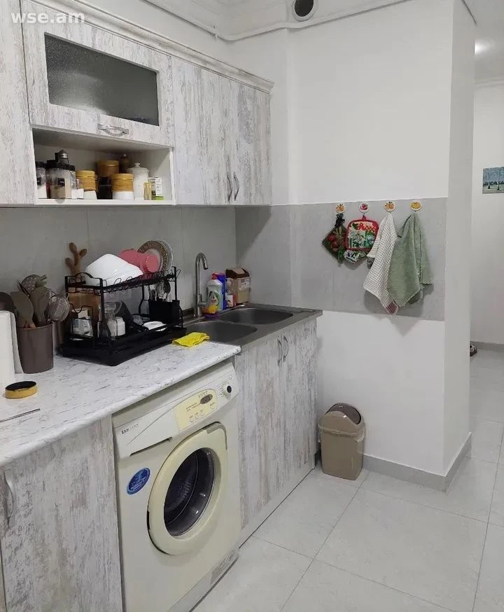 2-комн., 47 м², 2/9 эт., Караханяна 45