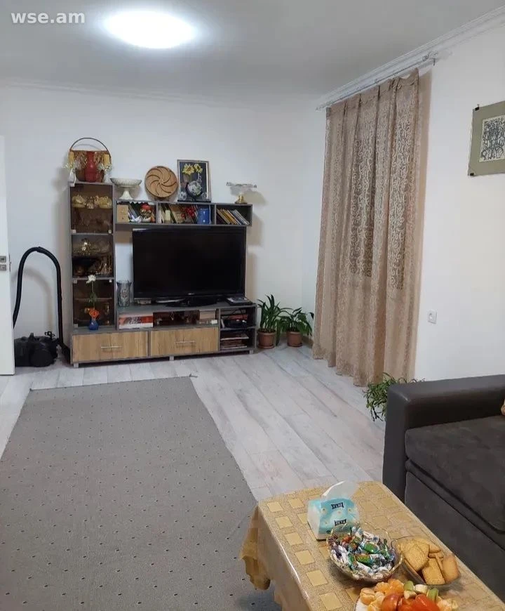 2-комн., 47 м², 2/9 эт., Караханяна 45