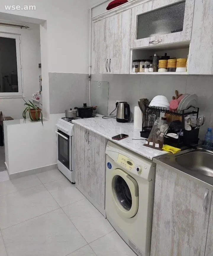 2-комн., 47 м², 2/9 эт., Караханяна 45