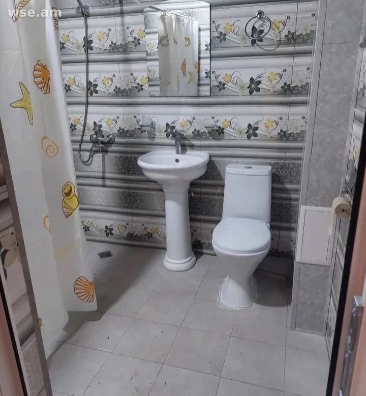 2-комн., 47 м², 2/9 эт., Караханяна 45