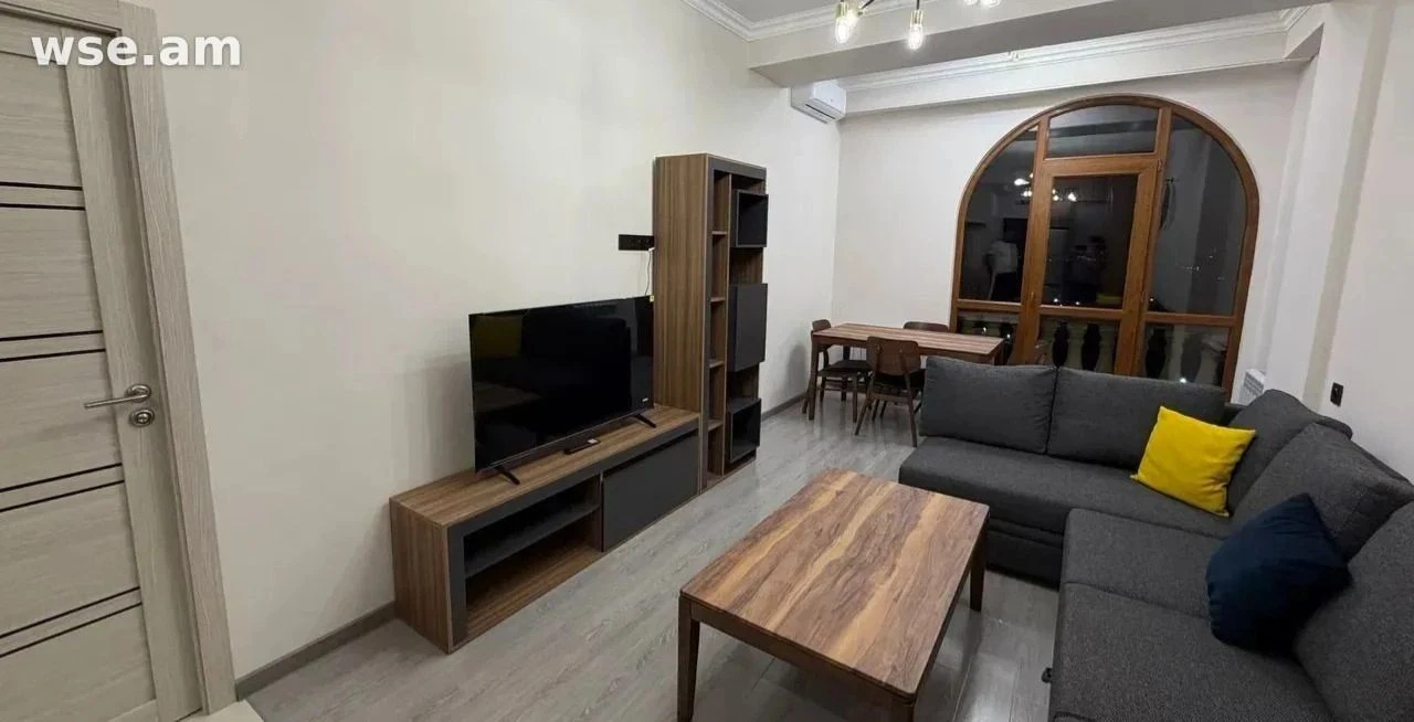 2-комн., 47.2 м², 1/9 эт., улица Никогаоса Адонца 2/6