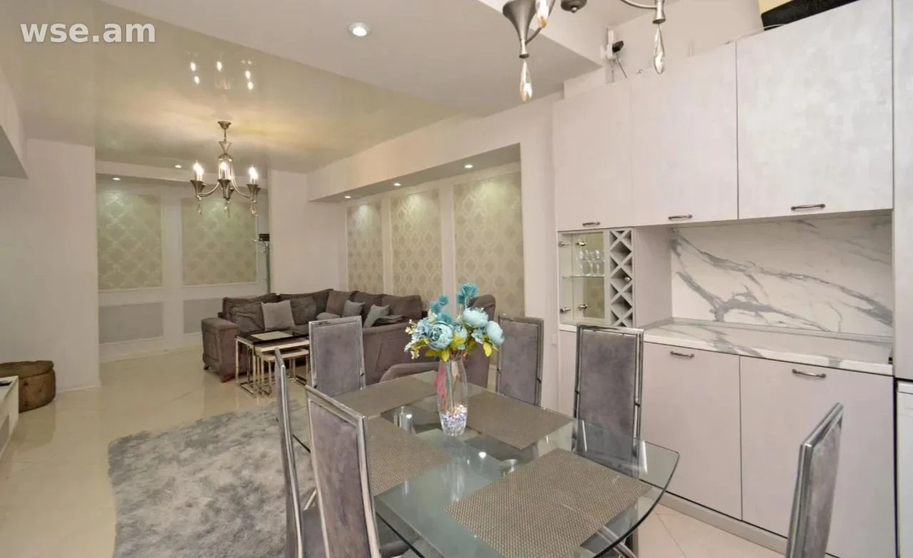 3-комн., 92 м², 7/11 эт., Амиряна 18