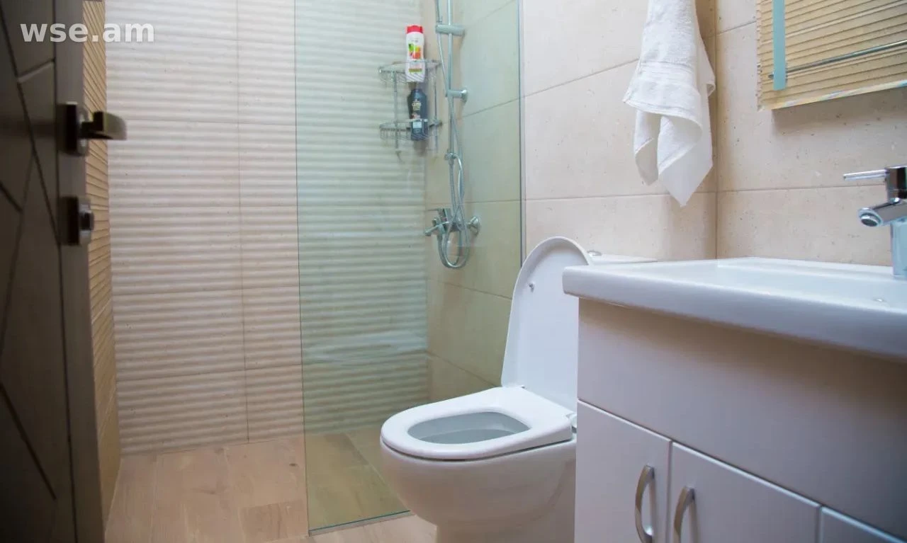 3-комн., 116 м², 2/8 эт., Львовян 14/1