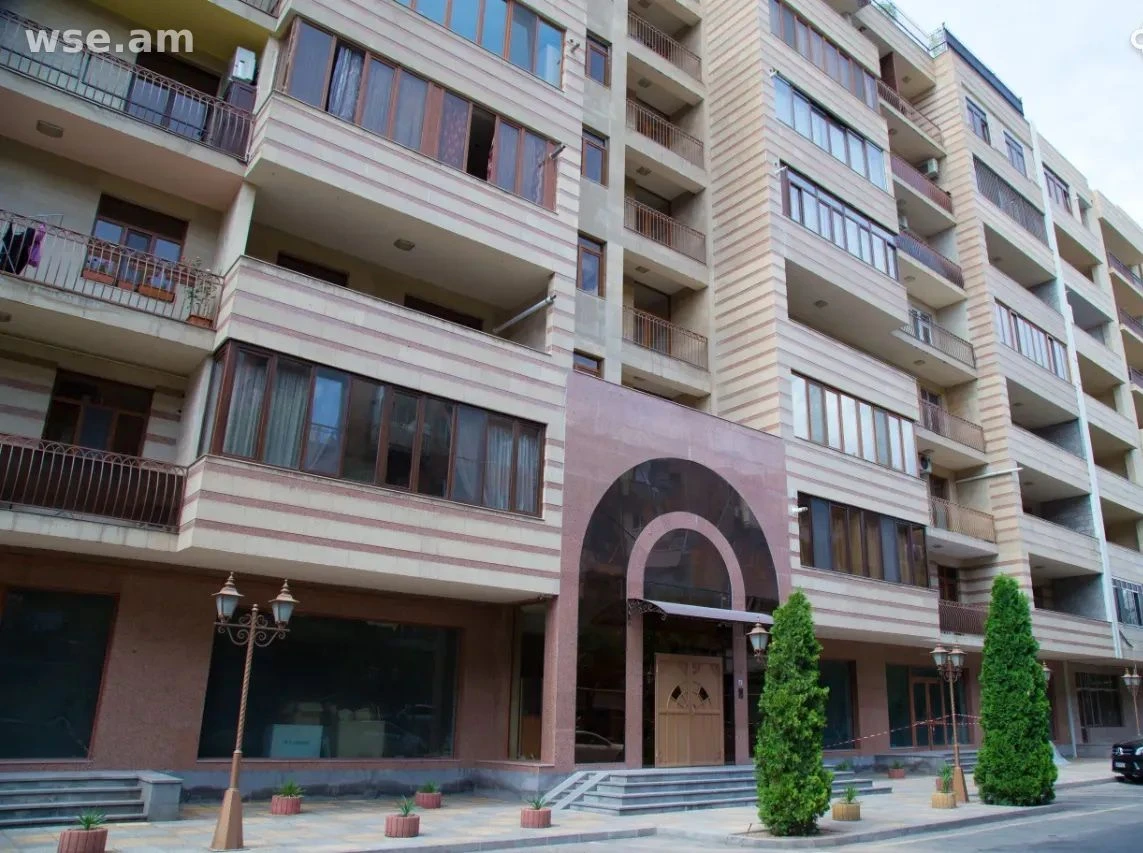 3-комн., 116 м², 2/8 эт., Львовян 14/1