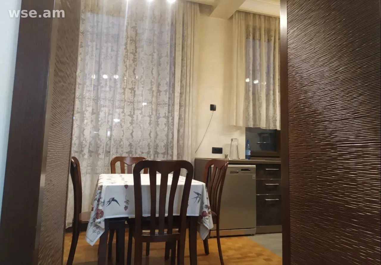 3-комн., 70 м², 3/4 эт., улица Сисакяна 12