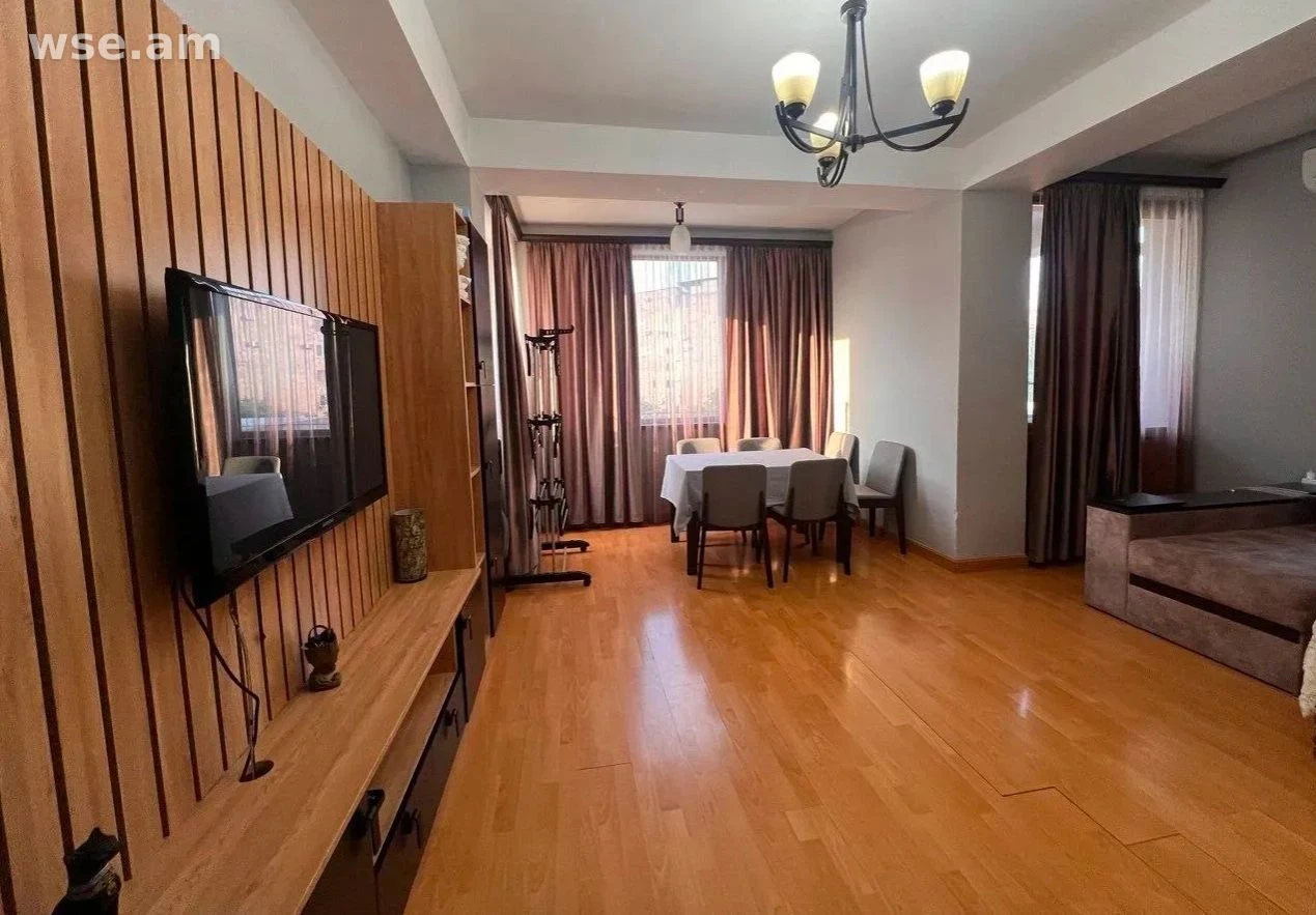 1-комн., 40 м², 4/4 эт., улица Наири Зарьяна 18