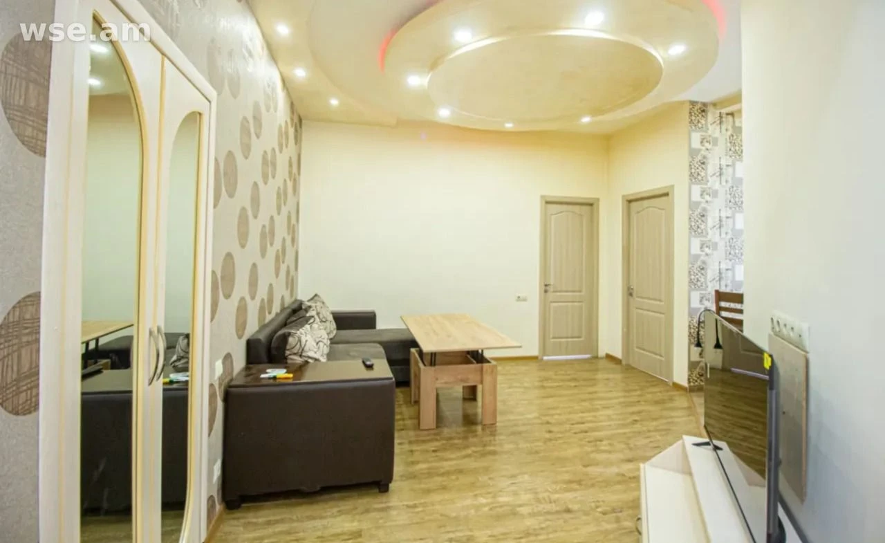 4-комн., 75 м², 3/12 эт., улица Мамиконянца 36/6