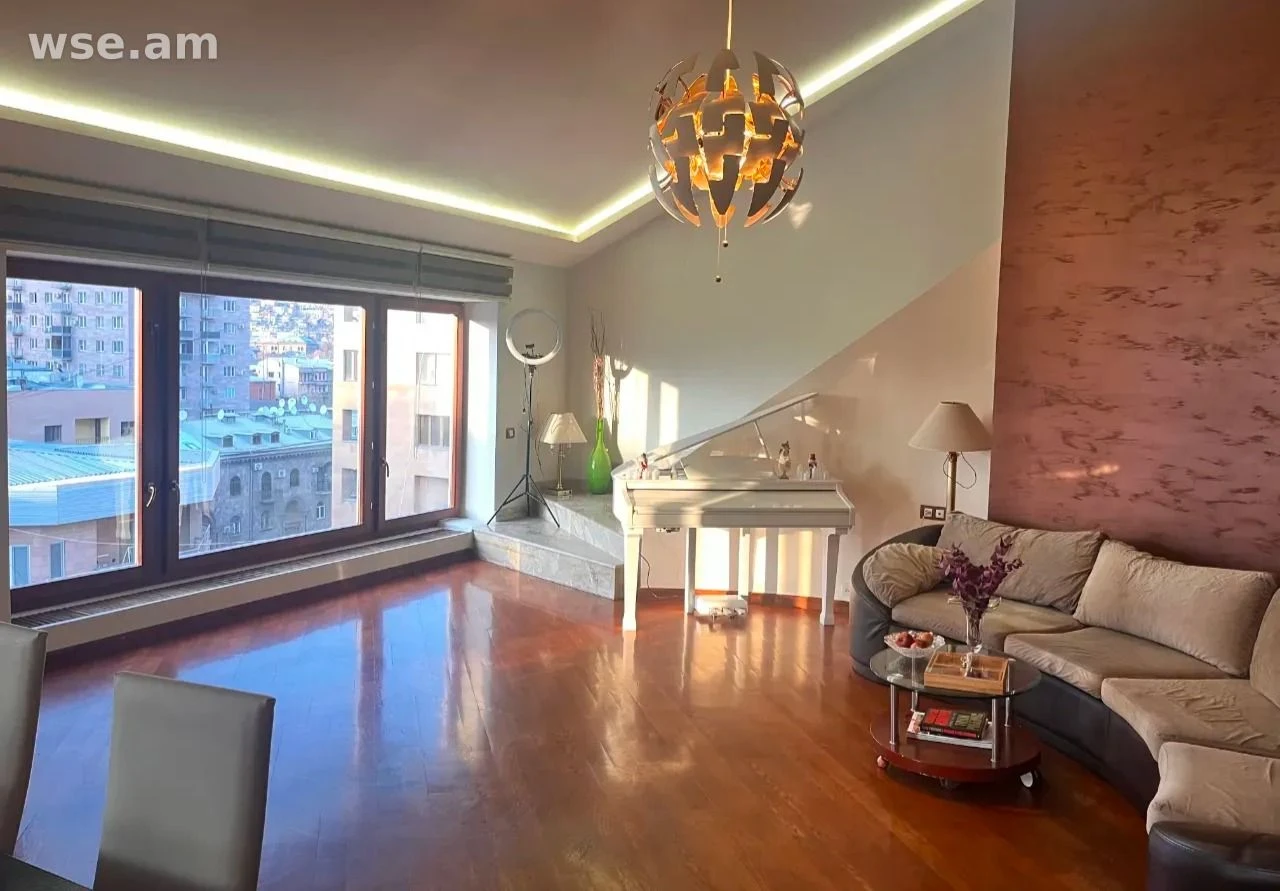 3-комн., 175 м², 9/9 эт., Северный проспект 10