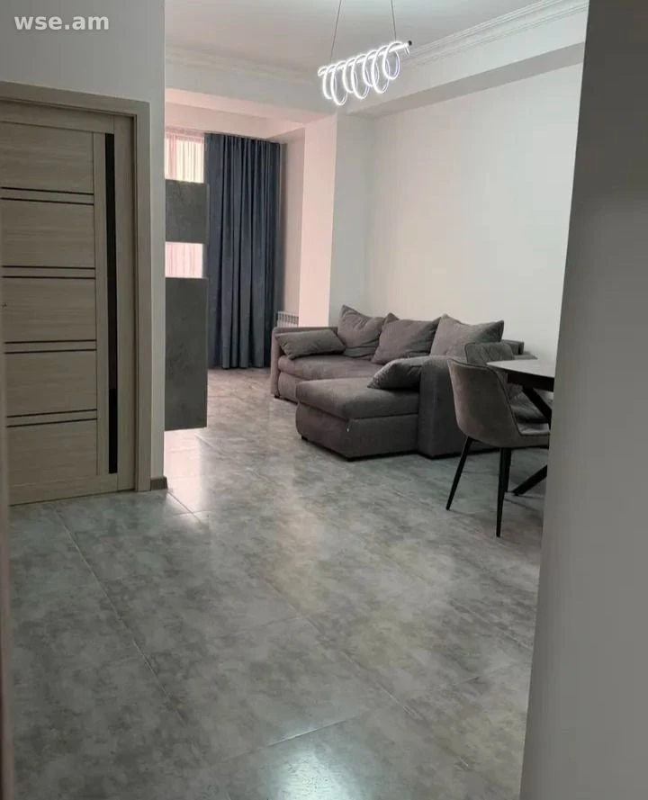 2-комн., 47 м², 7/8 эт., улица Никогаоса Адонца 2/6