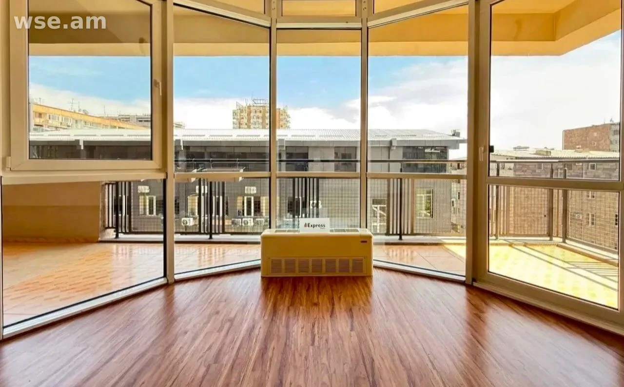 4-комн., 215 м², 5/12 эт., улица Амиряна