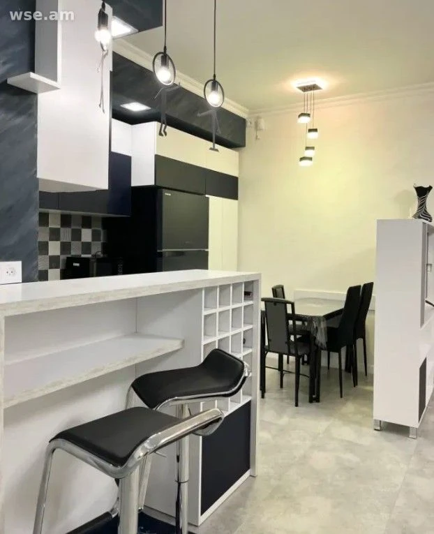 4 սենյականոց, 120 քմ, 11/15 հարկ, Արգիշտիի փողոց 11/11