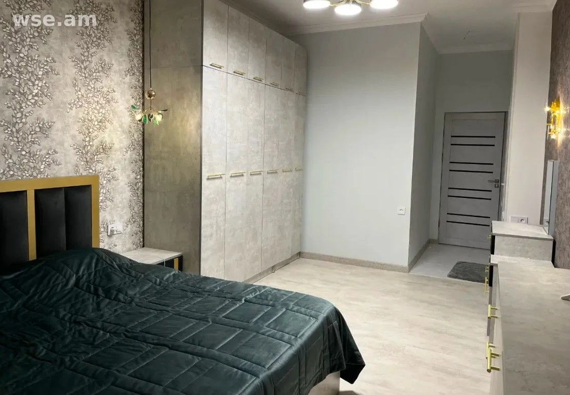 4 սենյականոց, 120 քմ, 11/15 հարկ, Արգիշտիի փողոց 11/11
