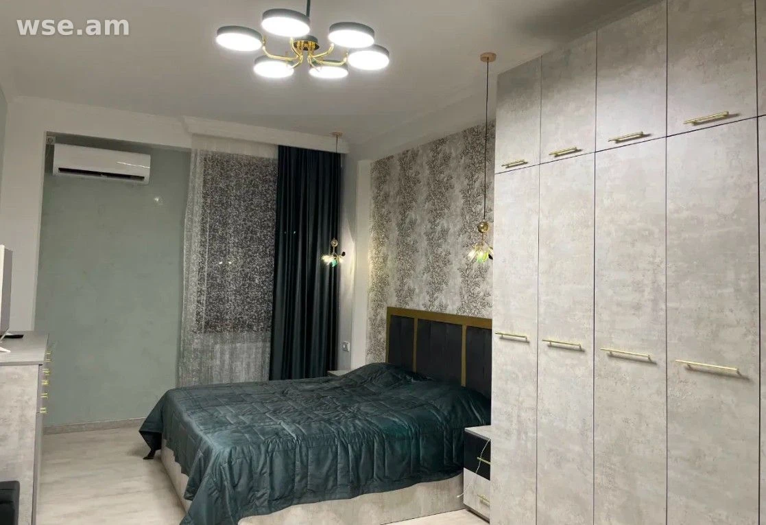 4 սենյականոց, 120 քմ, 11/15 հարկ, Արգիշտիի փողոց 11/11