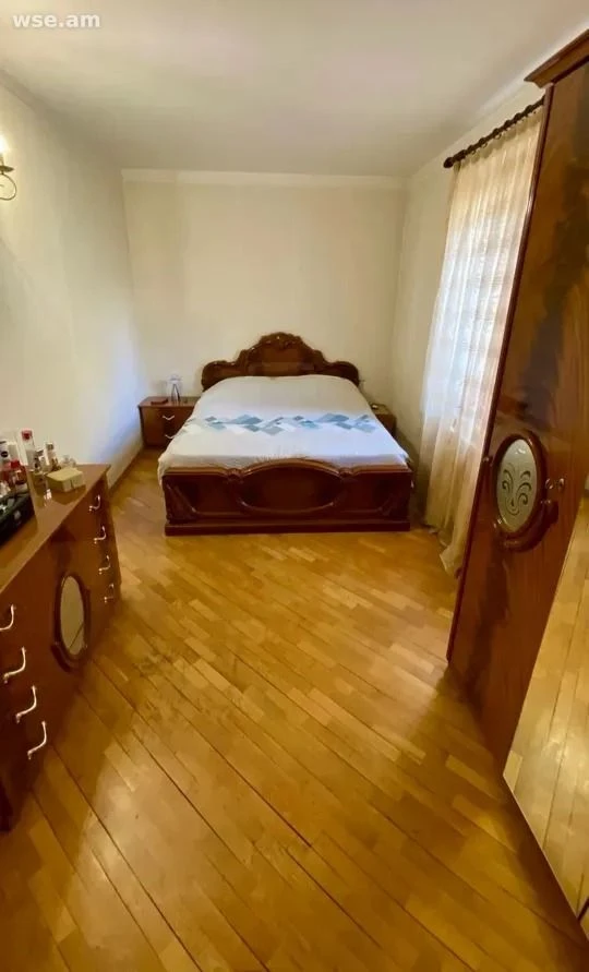 4 սենյականոց, 120 քմ, 3/5 հարկ, Վրացական փողոց 21