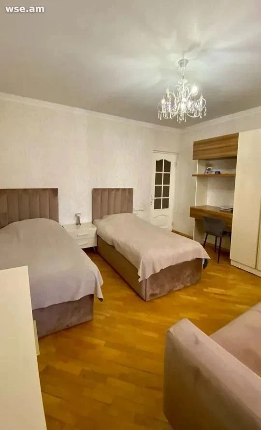 4 սենյականոց, 120 քմ, 3/5 հարկ, Վրացական փողոց 21