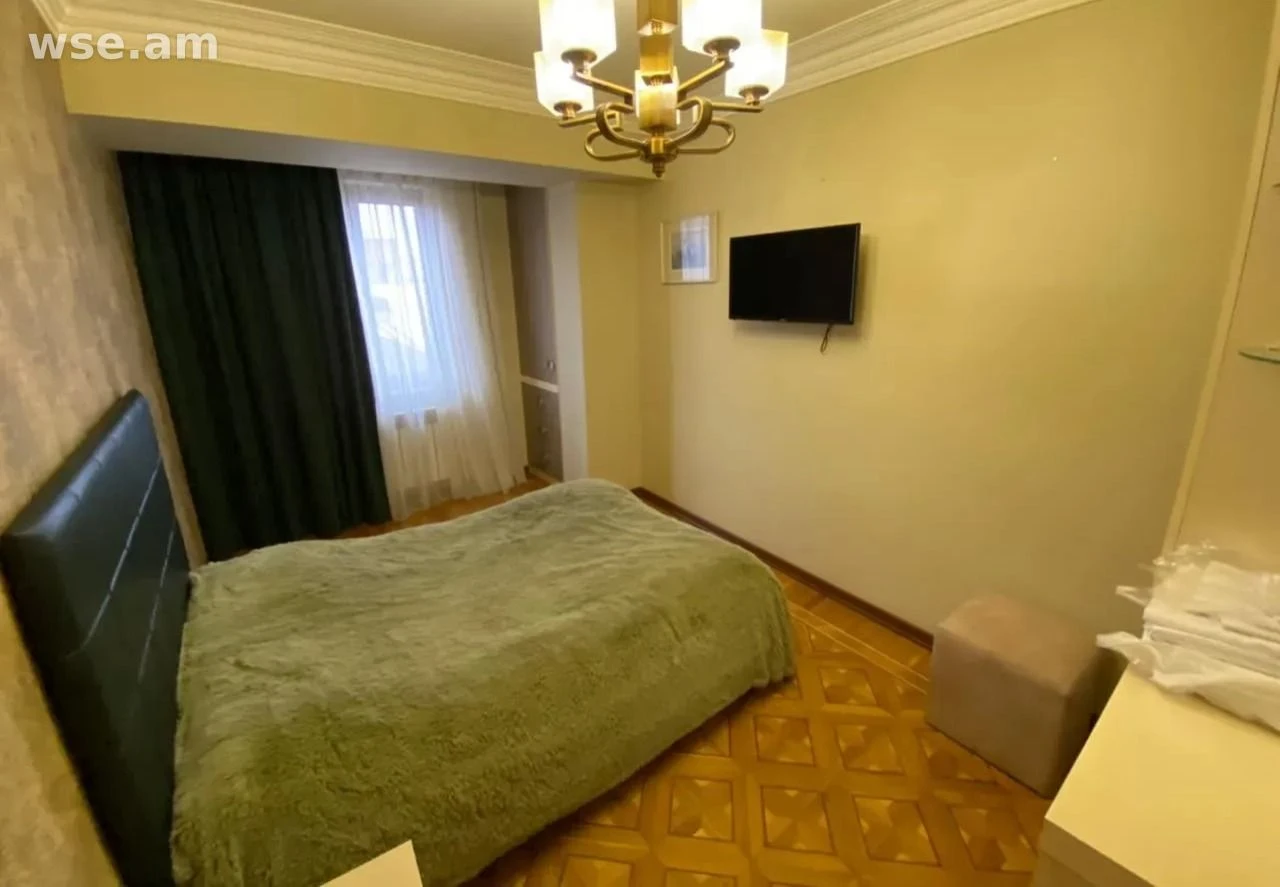 1-комн., 45 м², 4/5 эт., улица Акоба Пароняна 4а