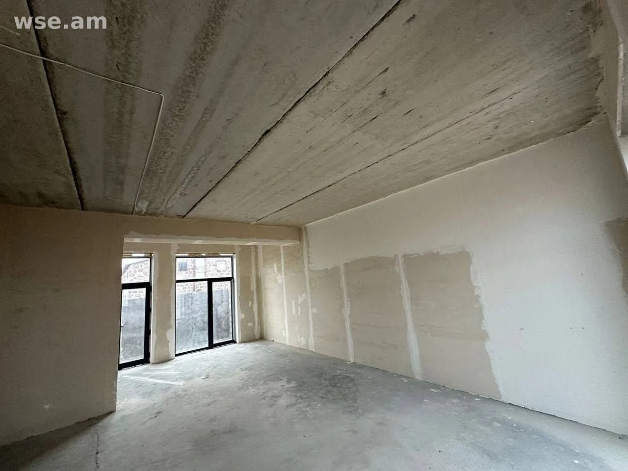 4 սենյականոց, 170 քմ, 2 հարկանի, Եղվարդի խճուղի 111