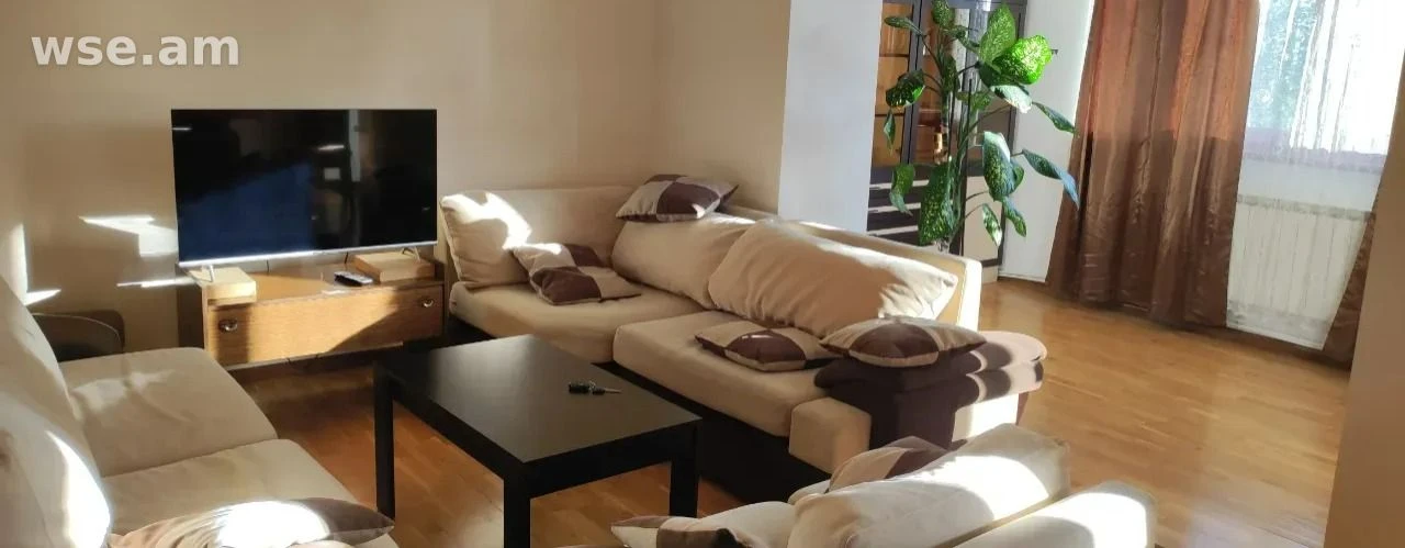 3-комн., 93 м², 5/5 эт., проспект Азатутян 2а