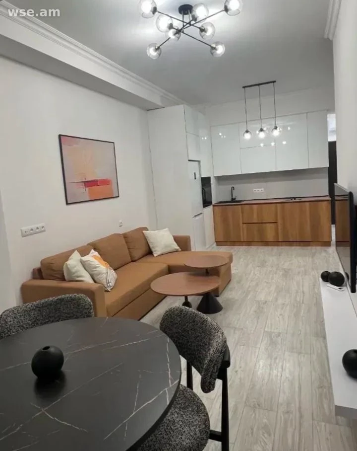 2-комн., 50 м², 5/8 эт., улица Никогаоса Адонца 2/4