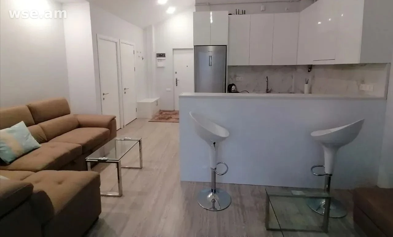 2-комн., 59 м², 4/4 эт., улица Нвера Сафаряна, Ереван