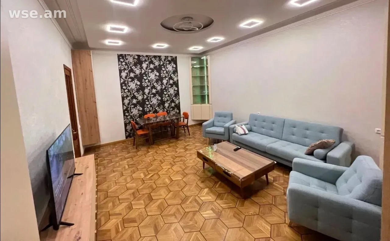 2-комн., 82 м², 2/4 эт., улица Акоба Пароняна 9