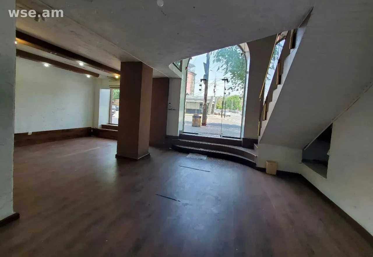 2-комн., 145 м², 1/9 эт., улица Туманяна