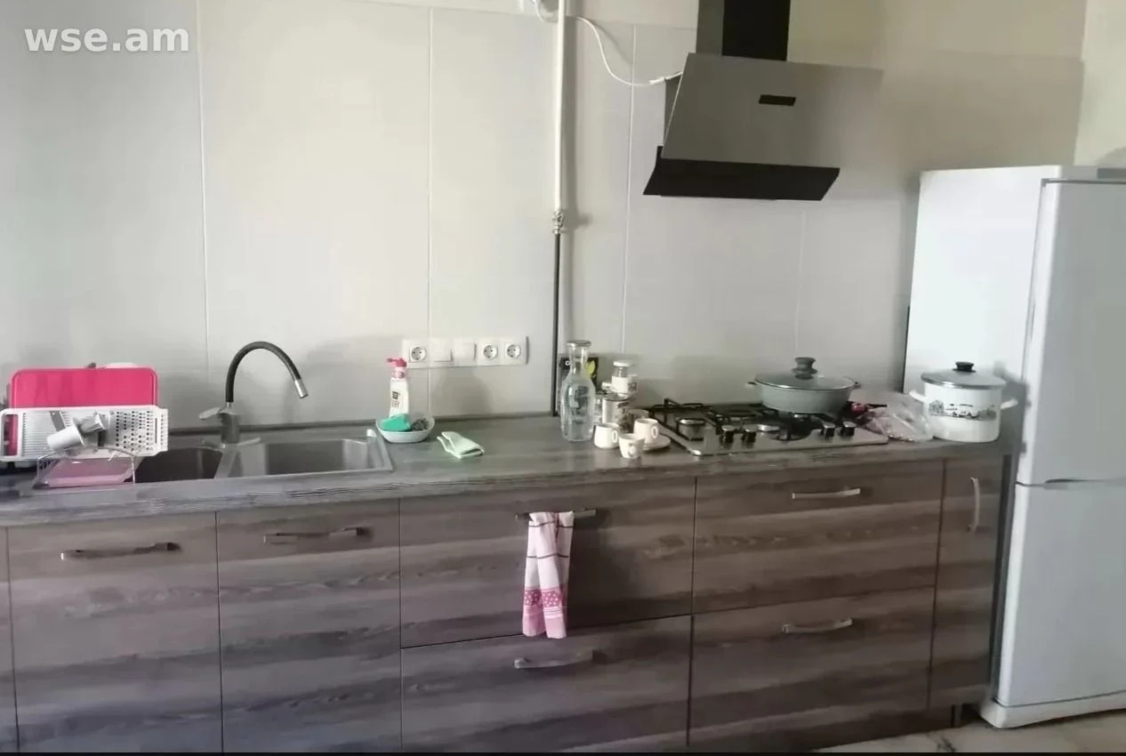 4 սենյականոց, 300 քմ, 2 հարկանի, Նորքի 17 - րդ փողոցի 1 - ին նրբանցք