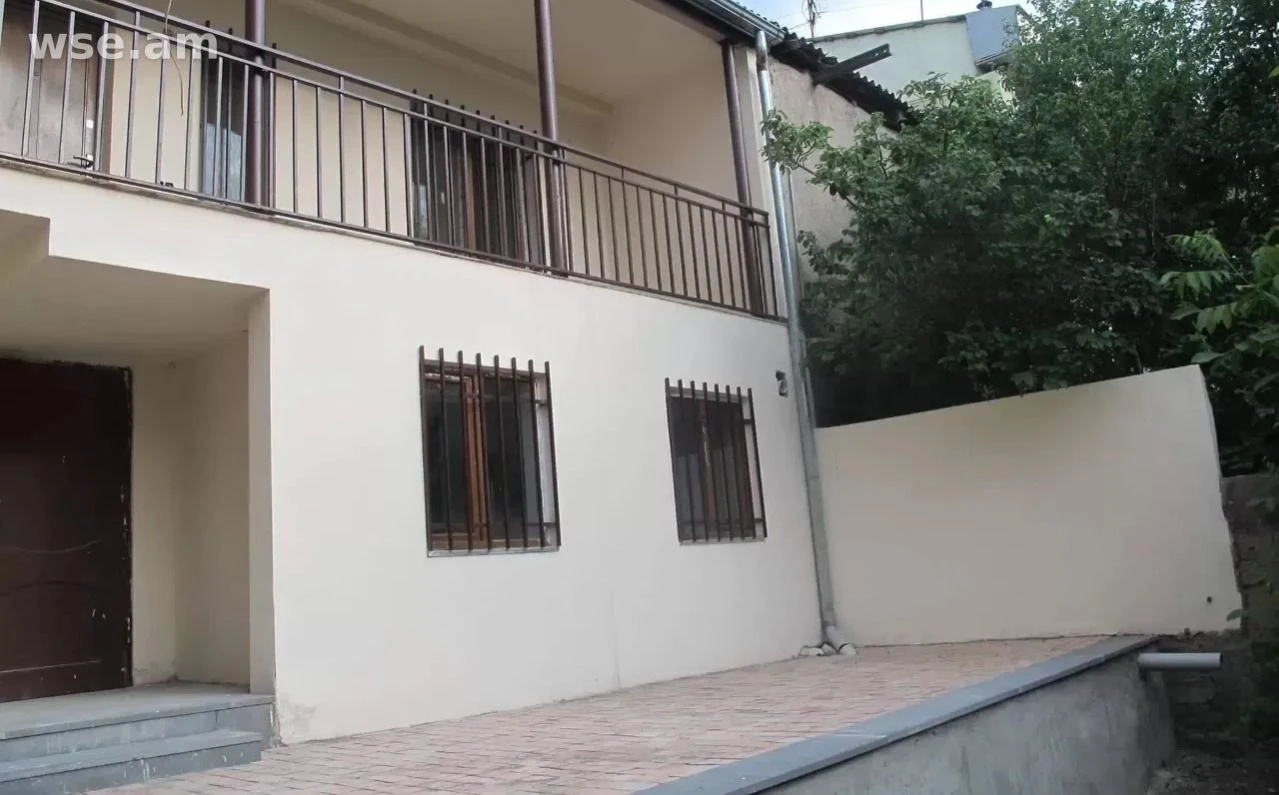 4 սենյականոց, 300 քմ, 2 հարկանի, Նորքի 17 - րդ փողոցի 1 - ին նրբանցք