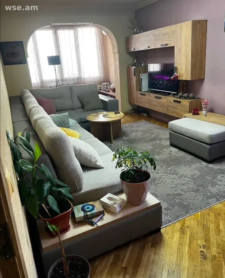 4-комн., 90 м², 1/5 эт., улица Самвела Сафаряна