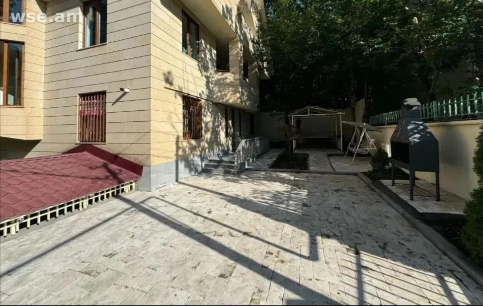 4-room house, 360 m², 4-storeyed, Grigor Magistros street 7