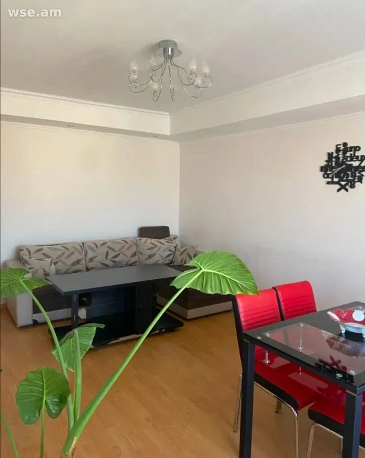 2-комн., 65 м², 8/14 эт., квартал Назарбекяна