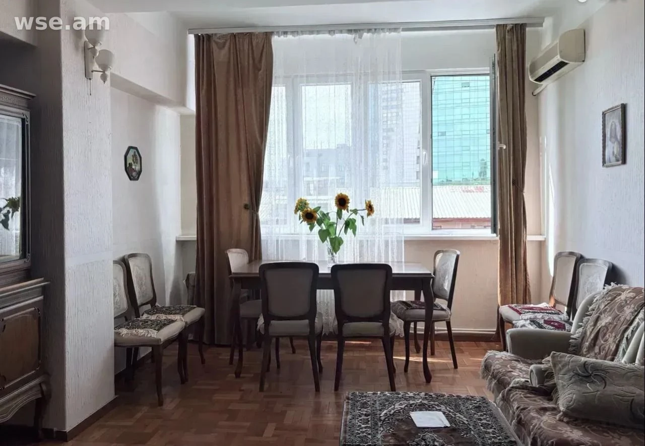 2-комн., 70 м², 10/10 эт., улица Мовсеса Хоренаци