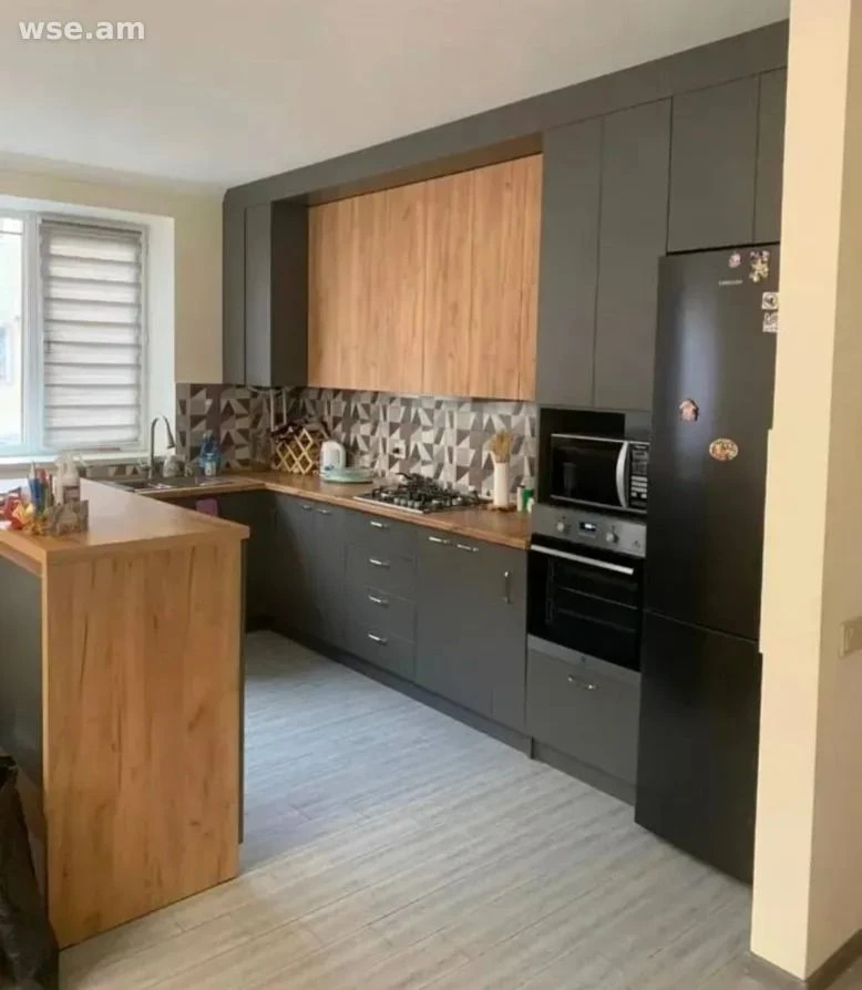 4-комн., 90 м², 1/4 эт., шоссе Аршакуняц-Адмирал Исаков