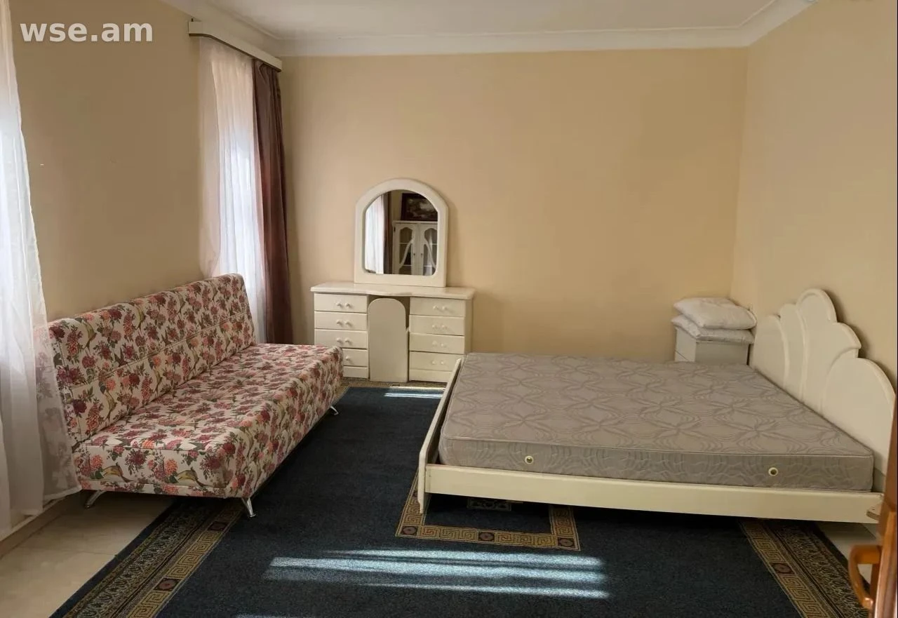 2-комн., 70 м², 1-этажный, переулок Глинки 15