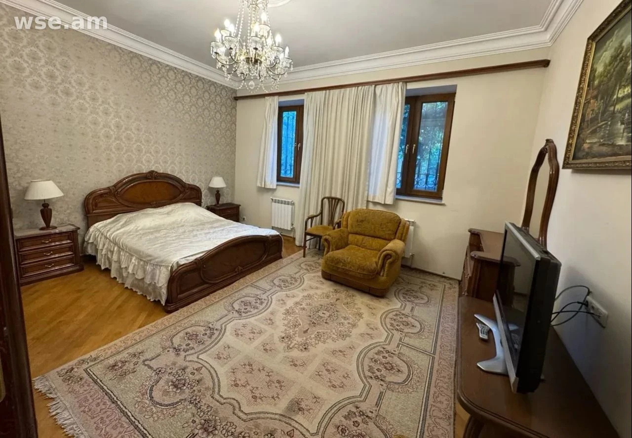 3-комн., 110 м², 1-этажный, 3-й переулок улицы Багратуняц 40