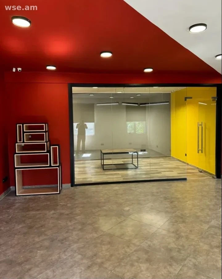 5-комн., 210 м², 1/9 эт., улица Наири Зарьяна 22А