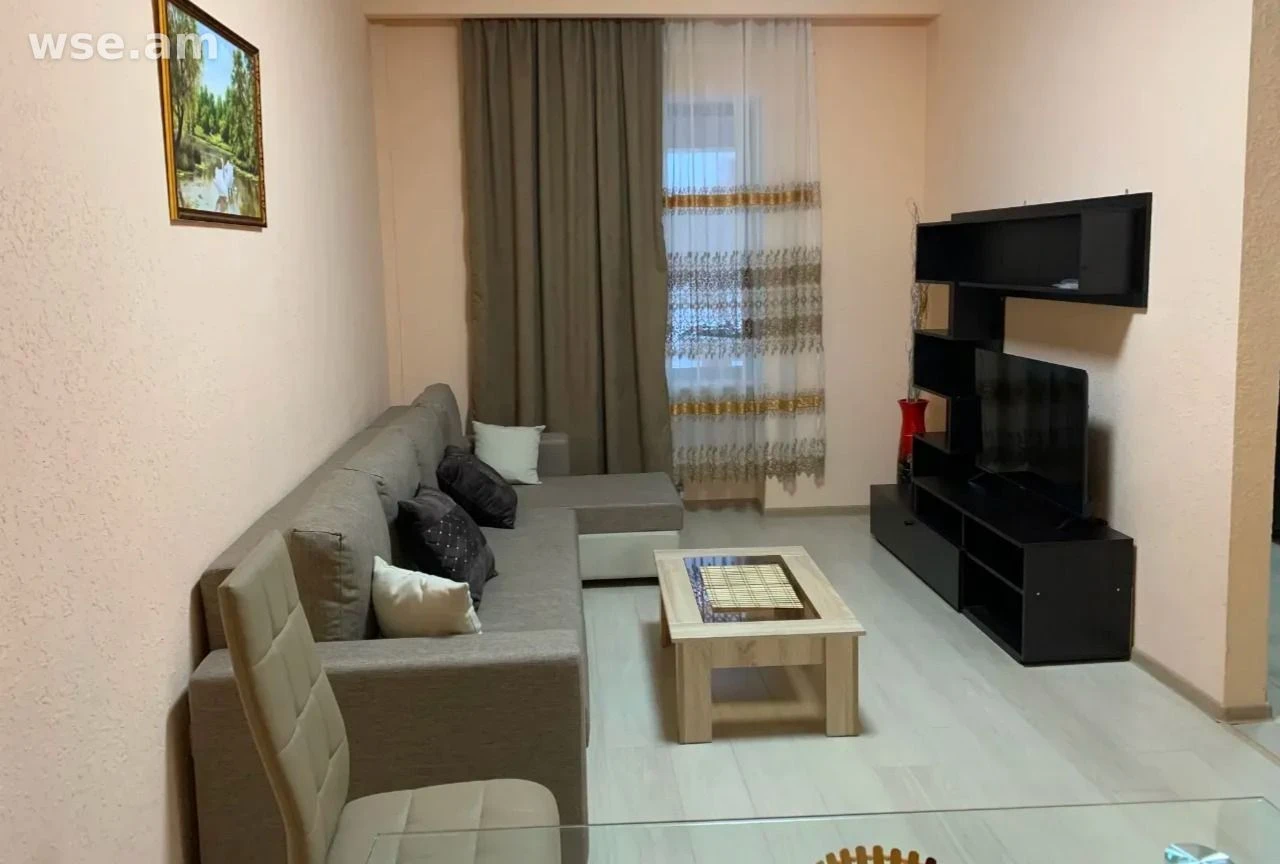 2-комн., 65 м², 2/12 эт., улица Серо Ханзадян 131/10