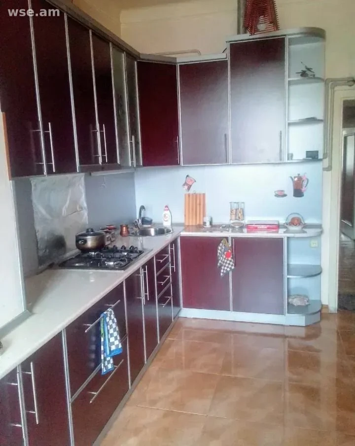 1-комн., 48 м², 5/5 эт., улица Алабяна 3