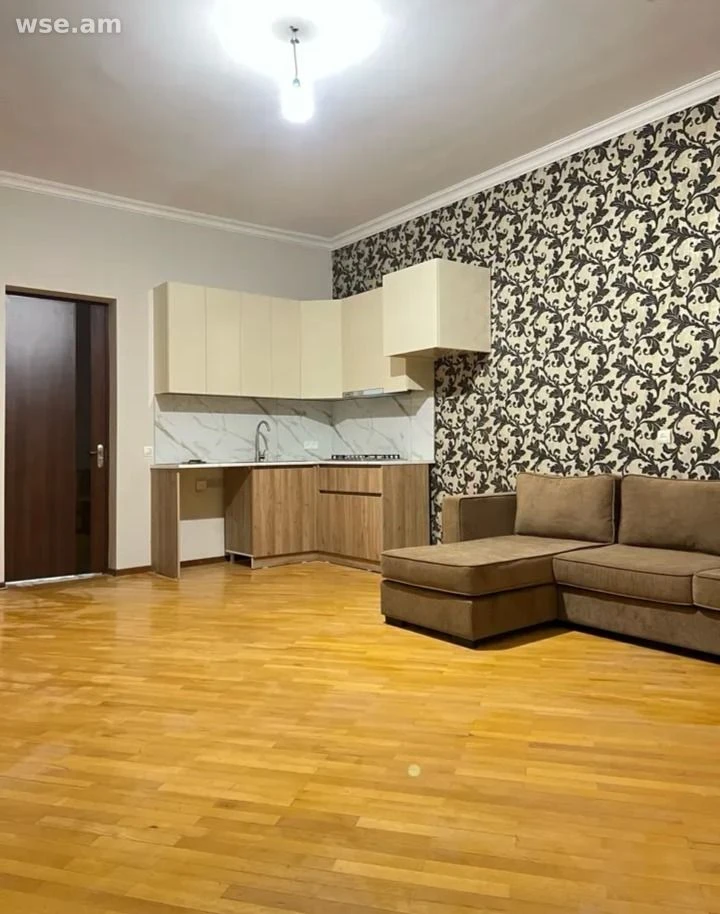 3-комн., 70 м², 1-этажный, улица Ростома 69
