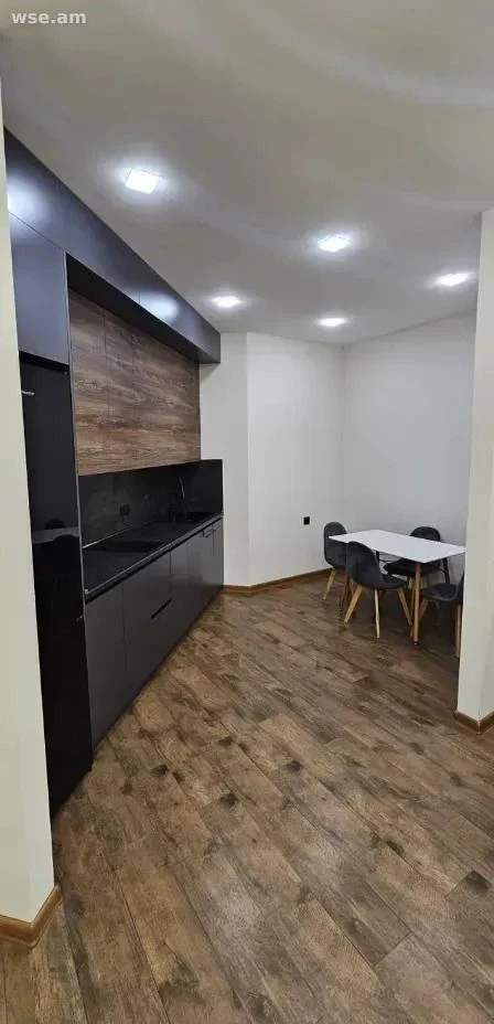 3-комн., 120 м², 14/16 эт., улица Наири Заряна 74