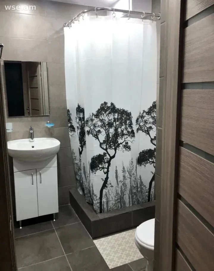 1-комн., 35 м², 3/5 эт., проспект Тиграна Меца 52
