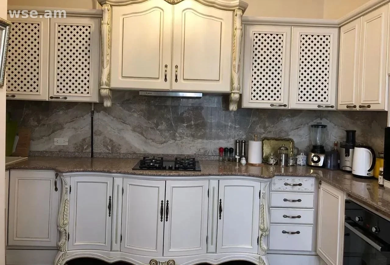 6-комн., 210 м², 3/3 эт., проспект Месропа Маштоца 58